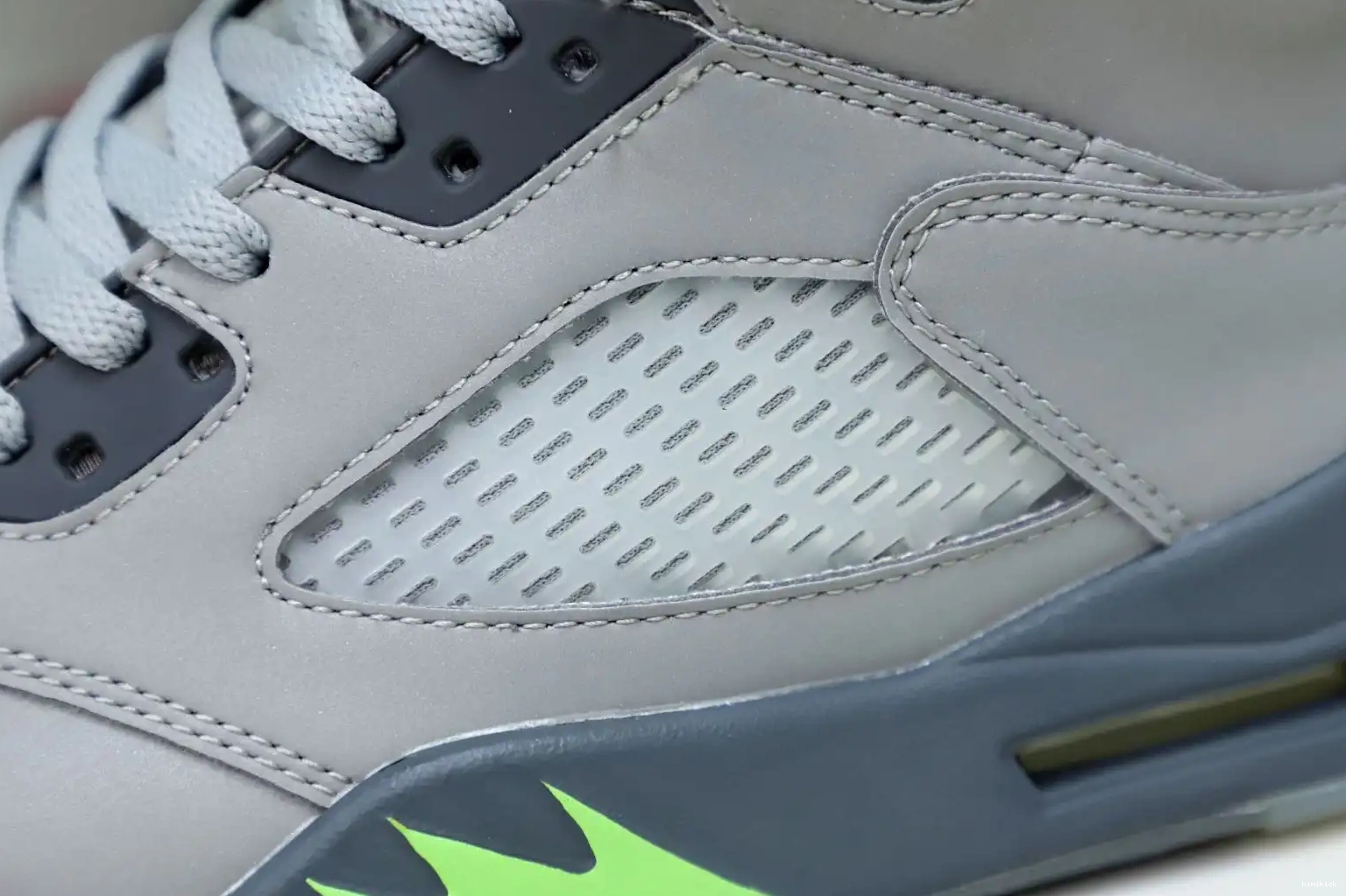 Kimikick 2022 BEAN' 5 RETRO JORDAN 'GREEN AIR 0430